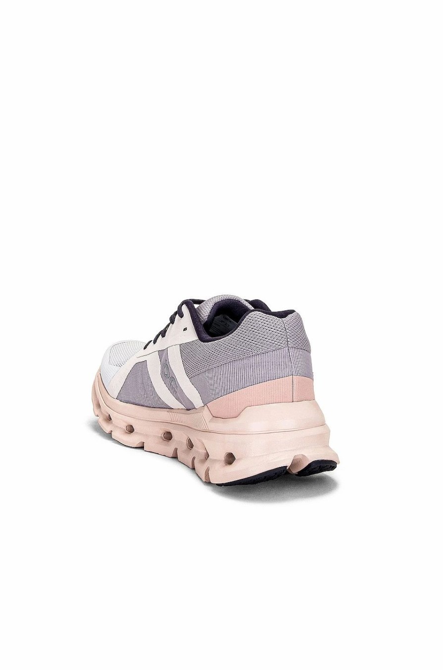 Clearance * On Cloudrunner Sneaker