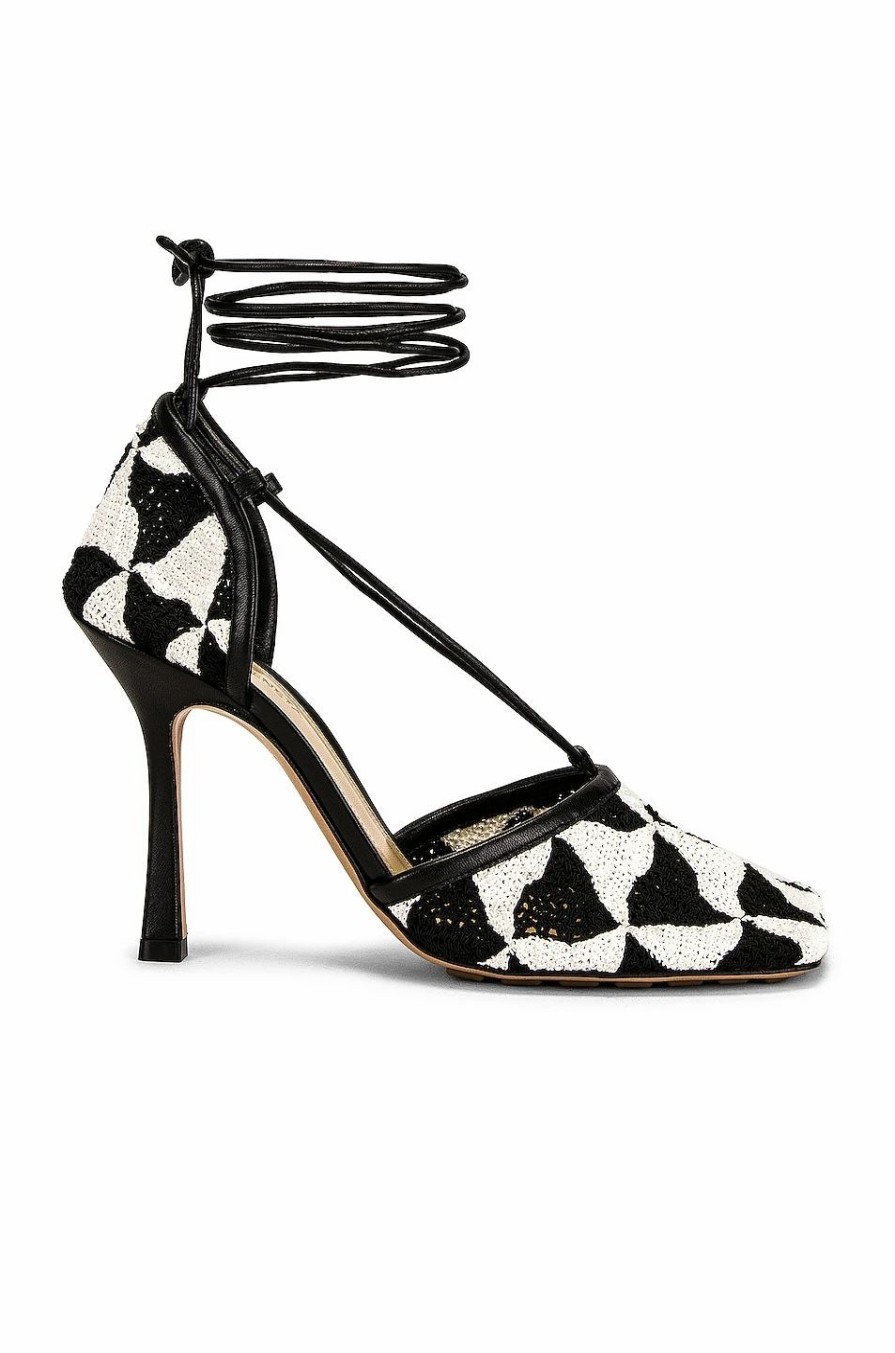 Clearance * Bottega Veneta Stretch Lace Up Sandals